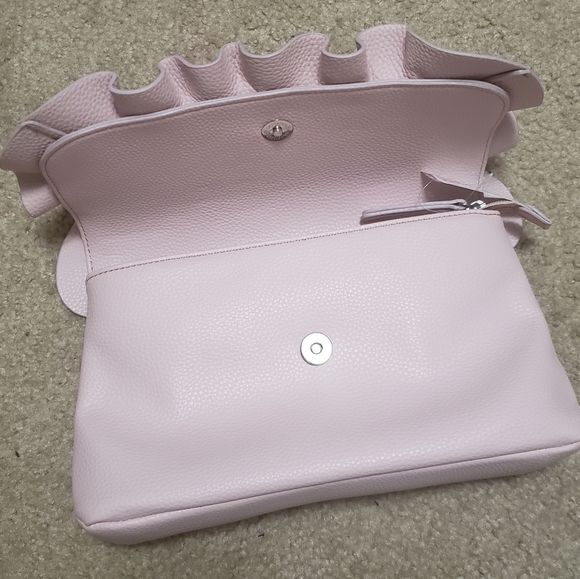 NWT New York & Company ruffled clutch - Picture 5 of 7